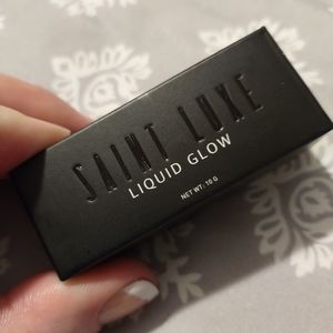 Saint Luxe liquid glow